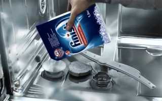 Вода стоит в отсеке для соли в посудомойке: должна ли там быть, что делать при заполненном отверстии