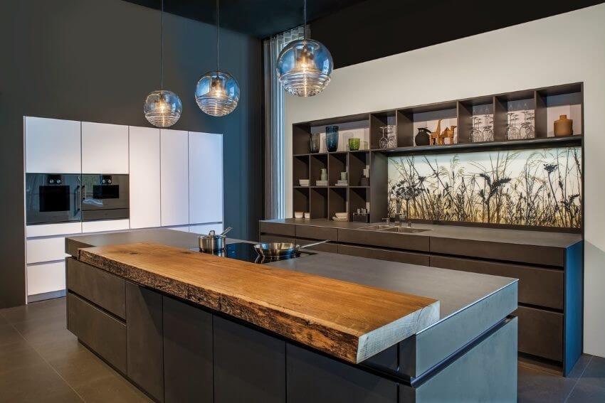 Защитный экран для кухни: выбор материала и установка своими руками