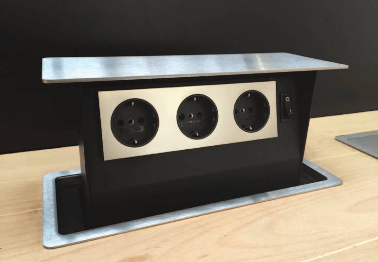 Розетки на кухонном фартуке для освещения и техники: как безопасно установить и скрыть