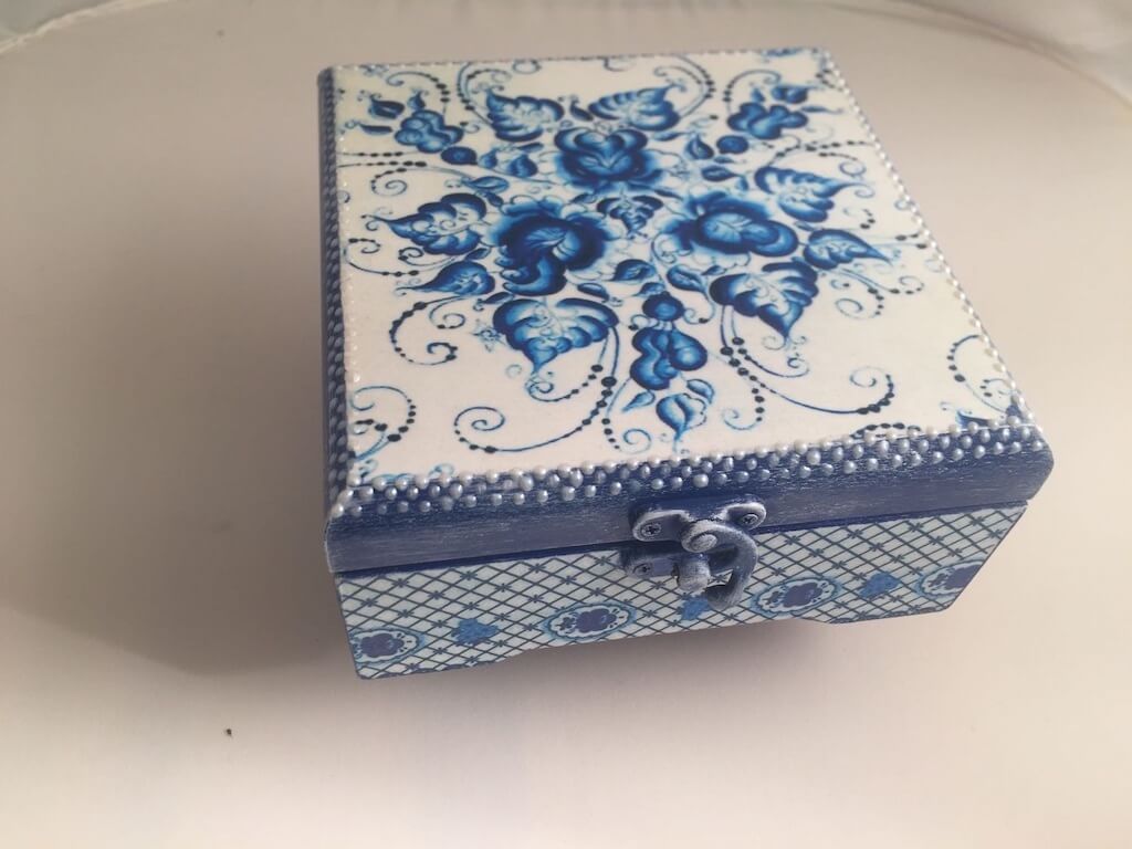 Дизайн кухни в стиле гжель в квартире и частном доме (114 фото интерьеров)