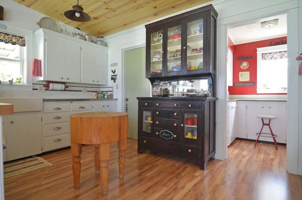 Как вписать старинный буфет в современный интерьер?