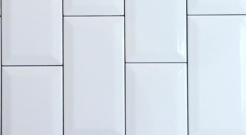 Рекомендации по укладке плитки «кабанчик» на фартук кухни