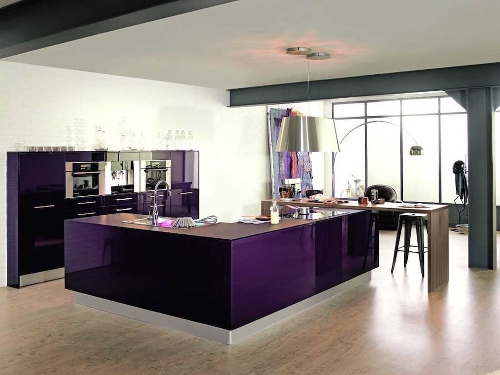 50 оттенков фиолетового в интерьере кухни — сиреневый, лиловый, лавандовый цвета, и с чем они сочетаются (50 фото)
