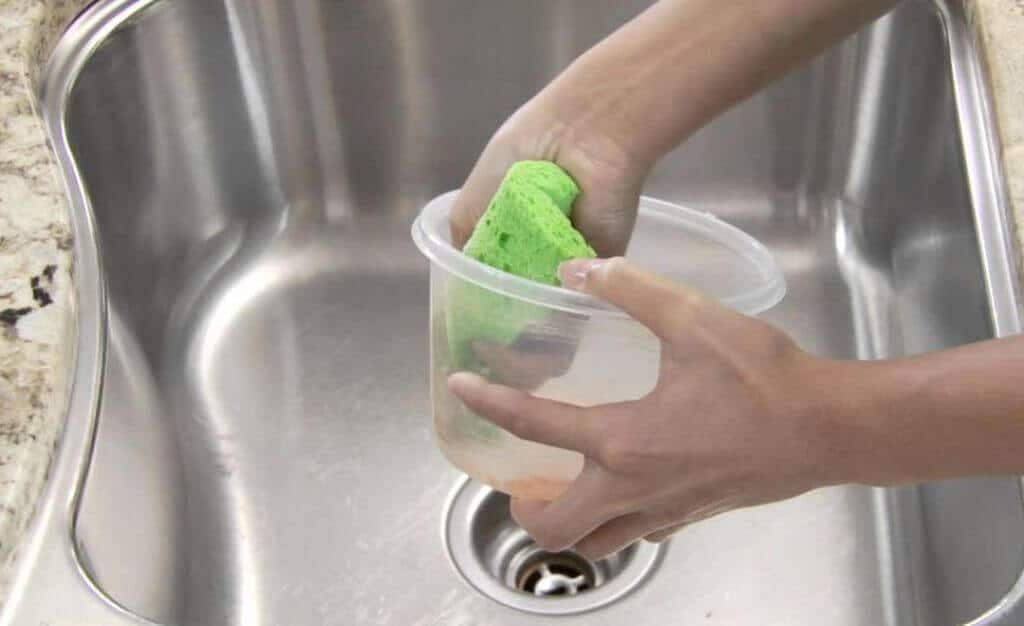 Как отмыть пластиковые контейнеры для еды от желтизны и жира в домашних условиях