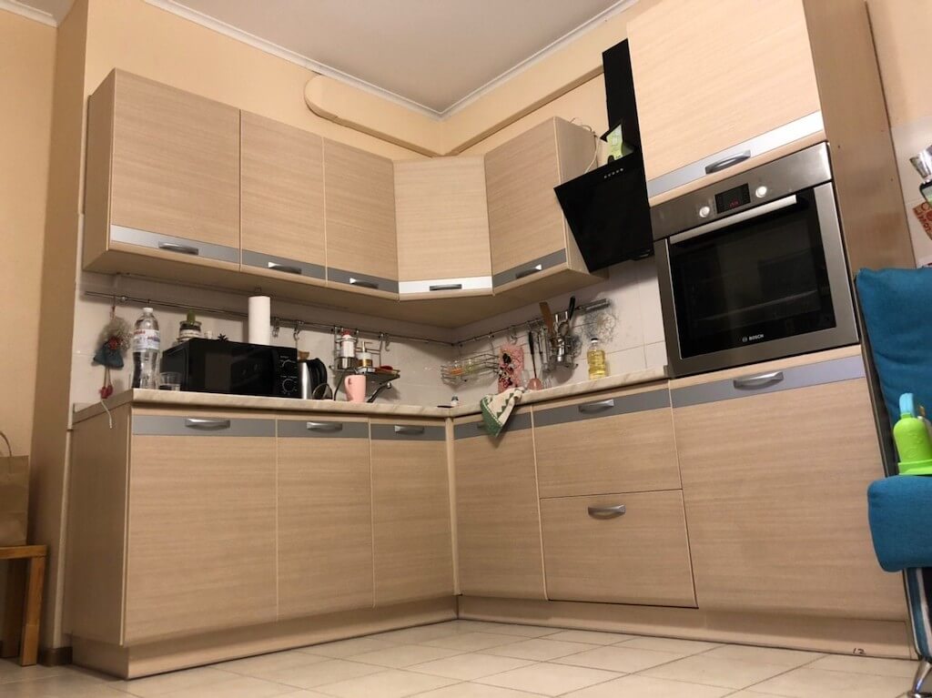 Красота и практичность в одном флаконе: кухня-гостиная нашей читательницы