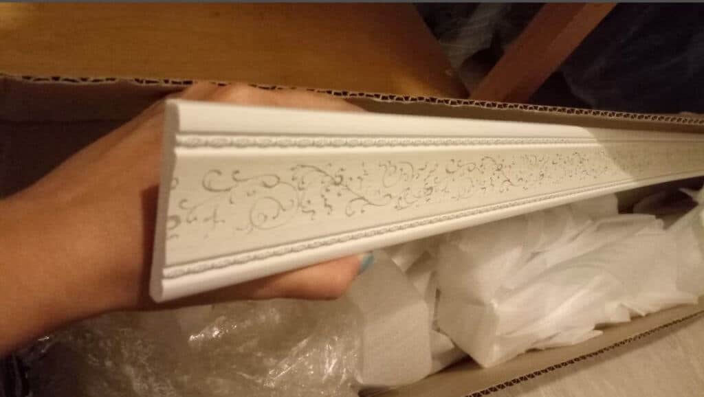 Виды потолочных плинтусов для натяжного потолка, и как приклеить самому (+фото-инструкции)