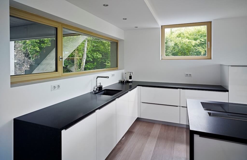 Черно-белая кухня: как сделать и не пожалеть?