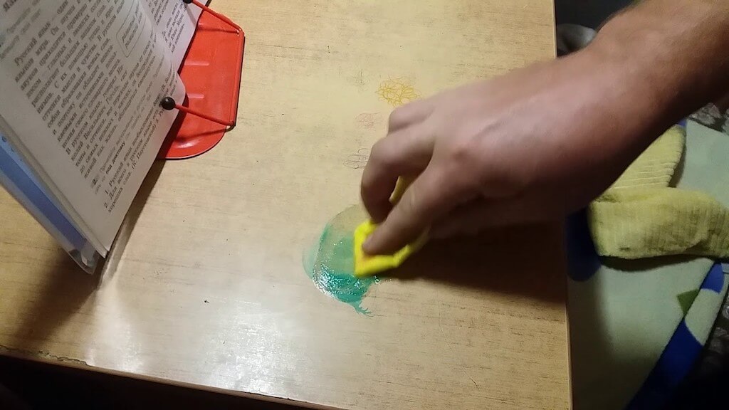 Как быстро отмыть зеленку с кожи, линолеума, одежды, мебели и других поверхностей