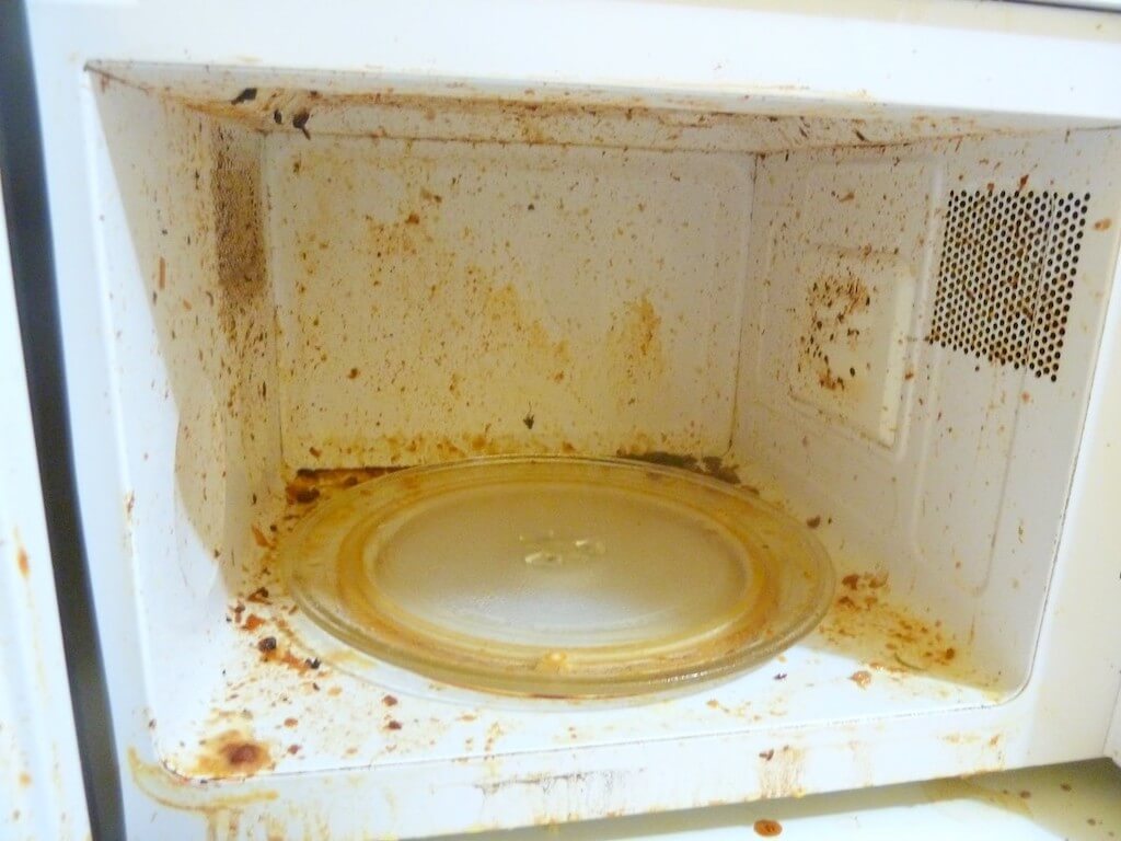 Как отмыть микроволновку в домашних условиях: быстрые и легкие способы чистки изнутри и снаружи