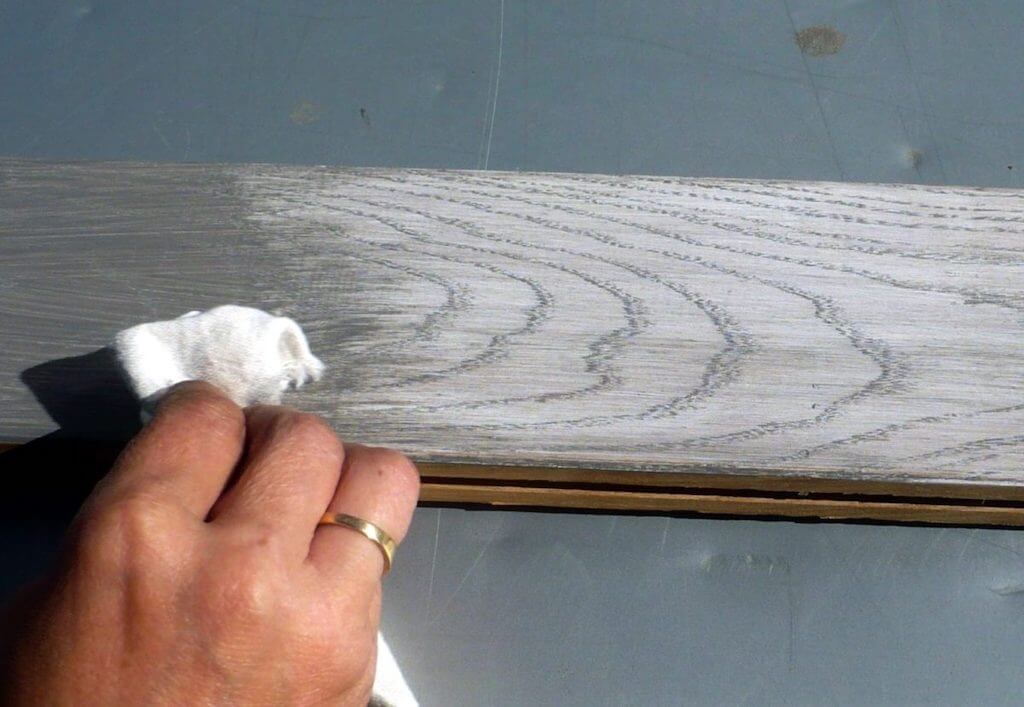 Нанесение патины на мебель и дерево своими руками: подробная технология