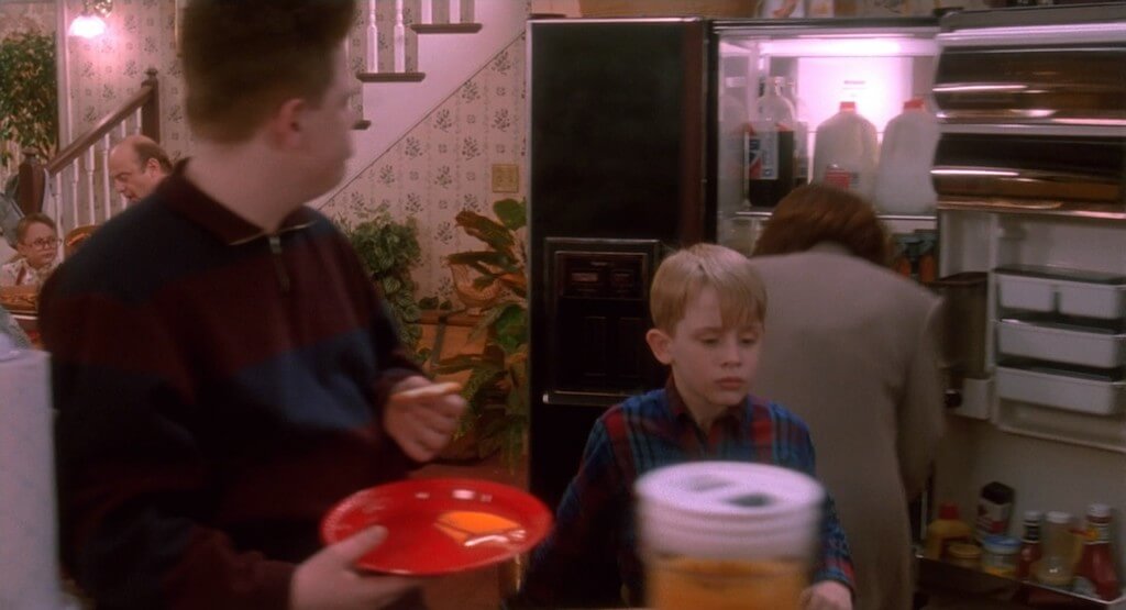 Дизайн кухни из фильма «Один дома»: роскошь и простор