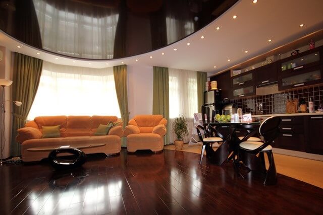 Какого цвета сделать натяжной потолок на кухне: популярные и необычные варианты