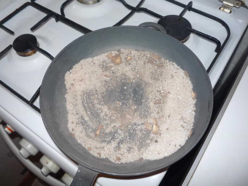 5 вариантов, как подготовить чугунную сковороду перед первым применением