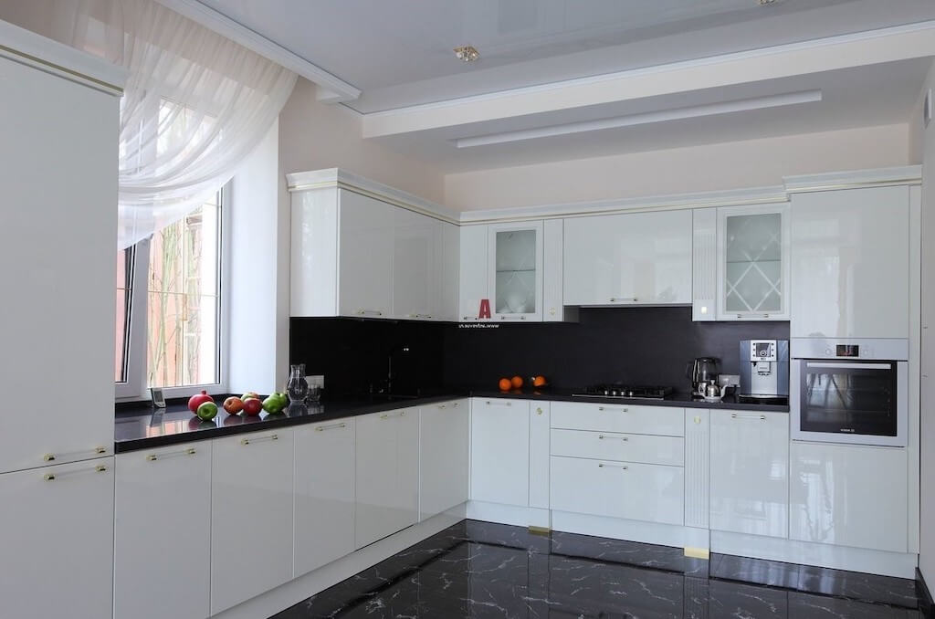 Черно-белая кухня: как сделать и не пожалеть?