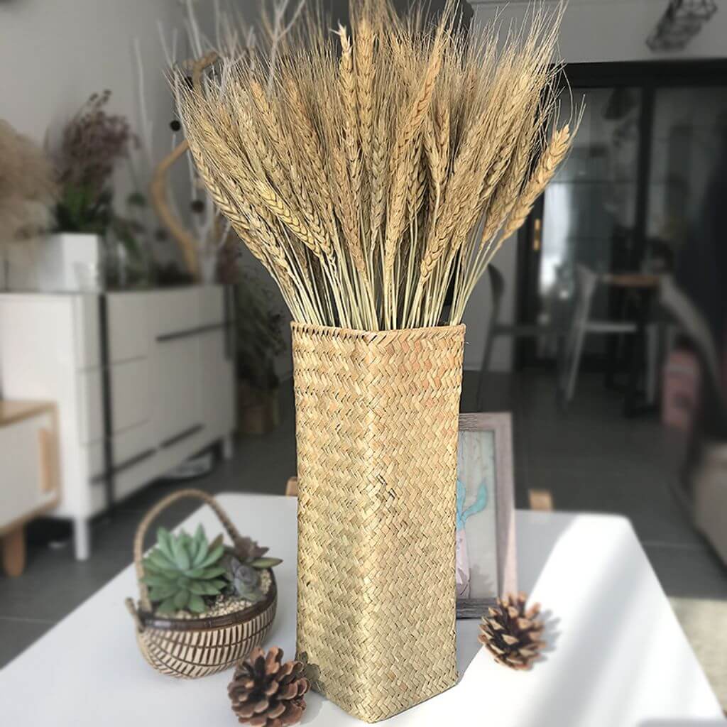 Что поставить в вазу, кроме цветов: 35 идей с фото в интерьере