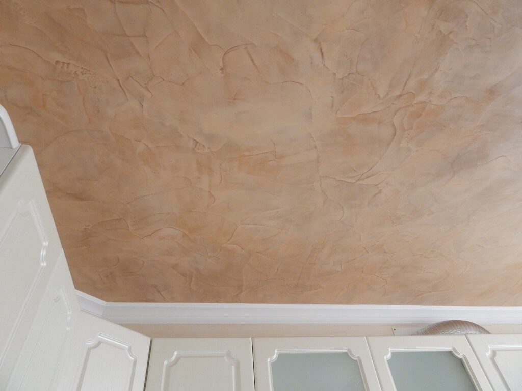 Какие потолки лучше устанавливать на кухне — фото и особенности современных вариантов