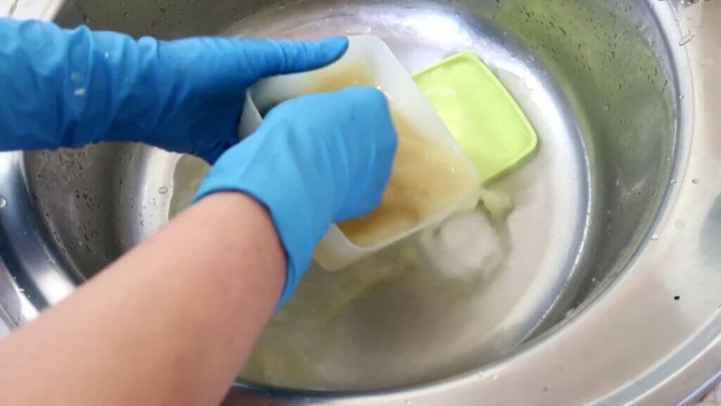 Как отмыть пластиковые контейнеры для еды от желтизны и жира в домашних условиях