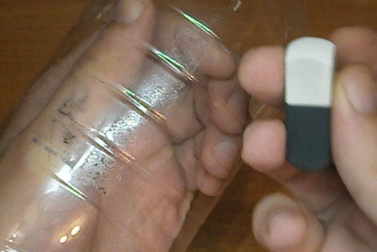 Как в домашних условиях удалить клей от самоклеящейся пленки с мебели