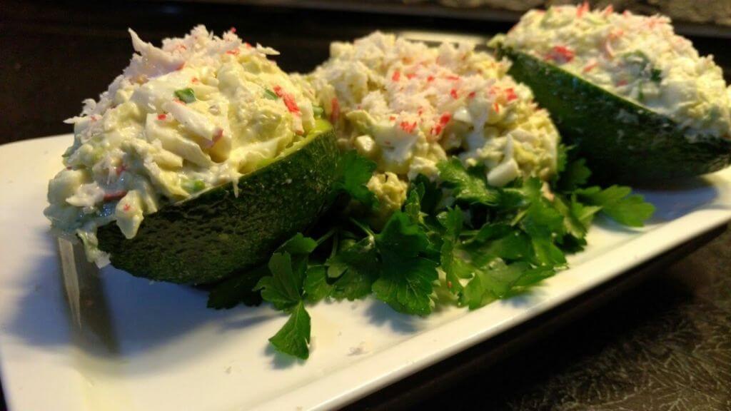 С чем сочетается авокадо в салатах: простые и вкусные рецепты с фото пошагово