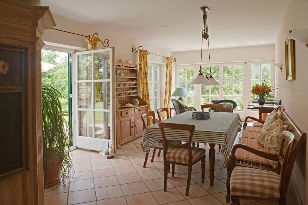 Спальное место на кухне: островок уюта рядом с вкусной едой