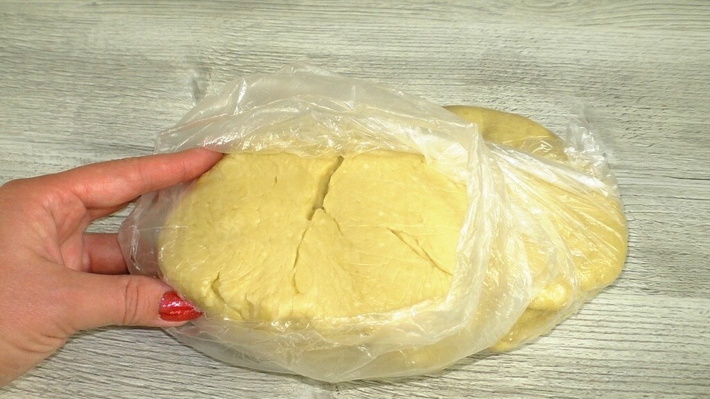 Как и сколько хранить дрожжевое тесто в холодильнике и без?