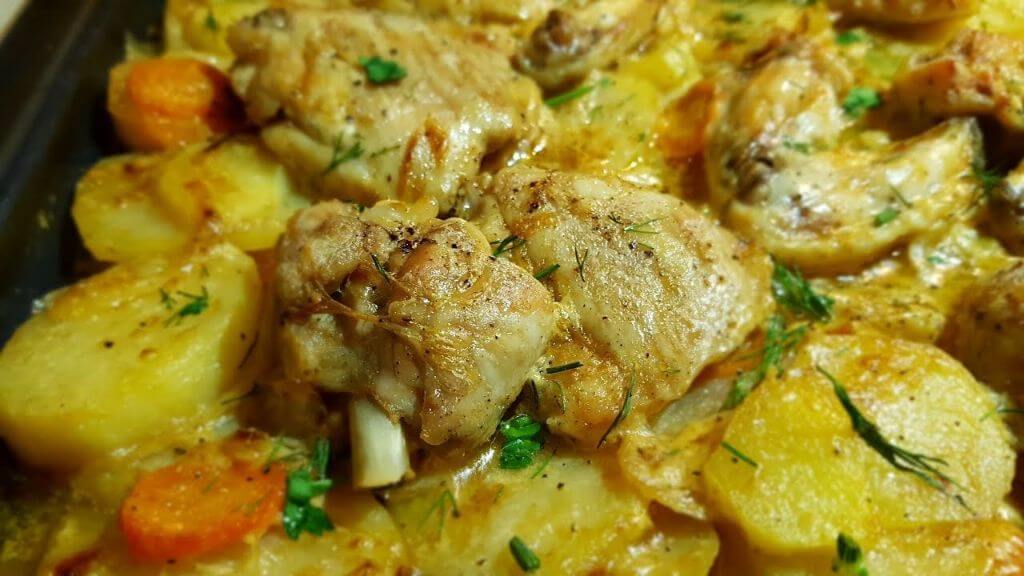 Накрыть стол на 300 рублей: шпаргалка для тех, кто хочет вкусно сэкономить