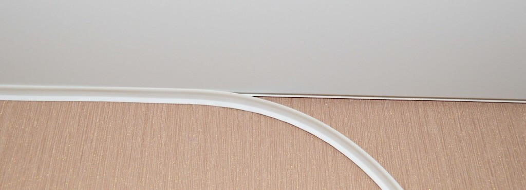 Вставка для натяжного потолка: советы по выбору и установке