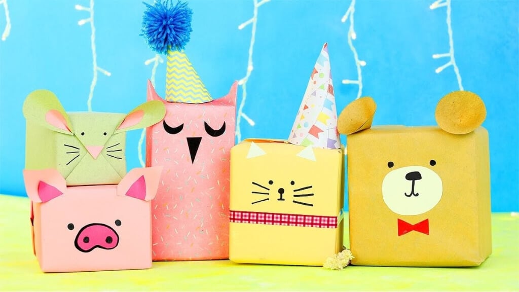 Как упаковать и оформить подарок на 8 марта своими руками, 47 идей с фото