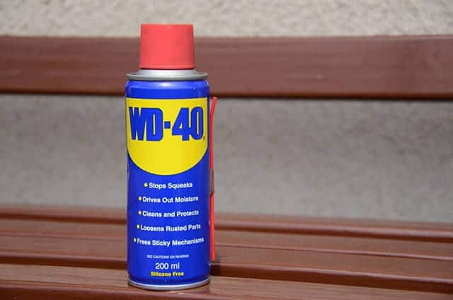 Как убрать наклейку или этикетку с пластика без следа: лайфхаки для разных поверхностей