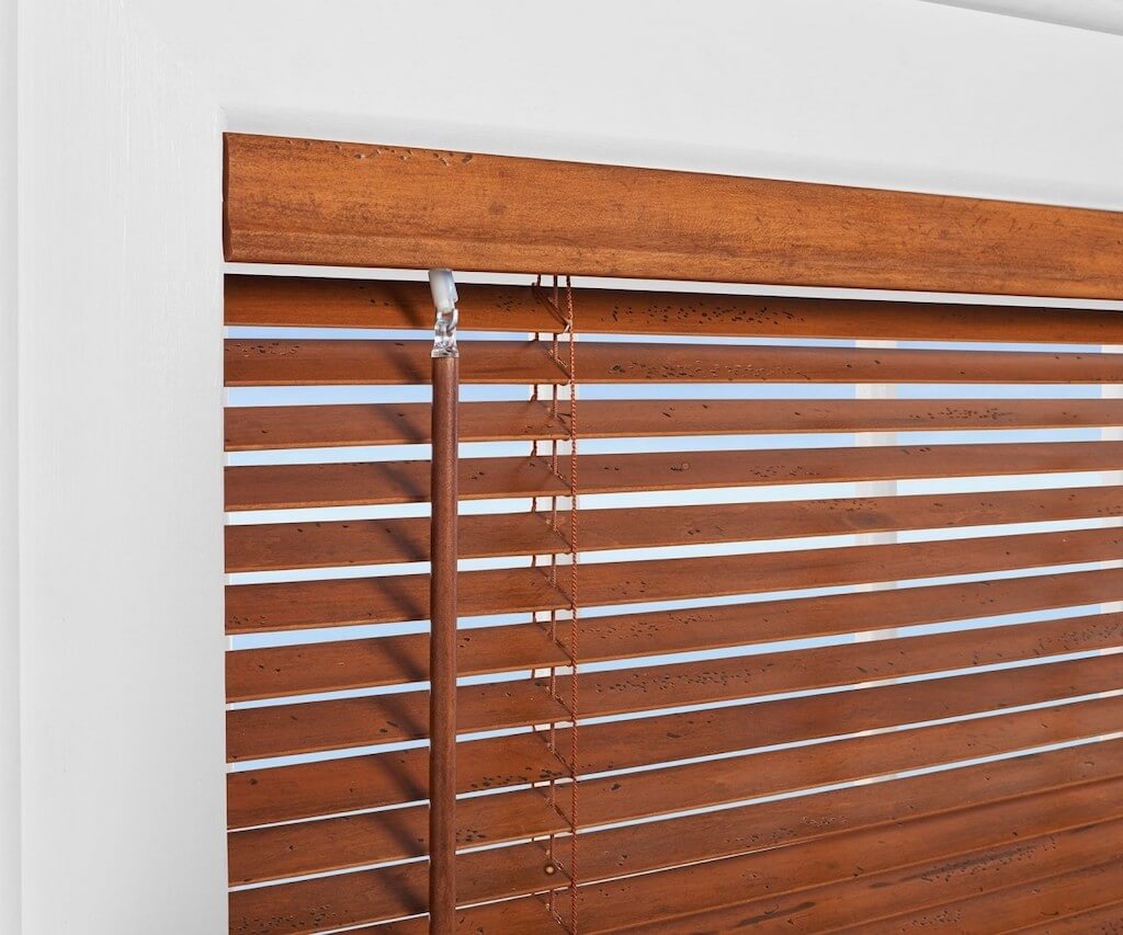 17 способов, как быстро помыть горизонтальные и вертикальные жалюзи