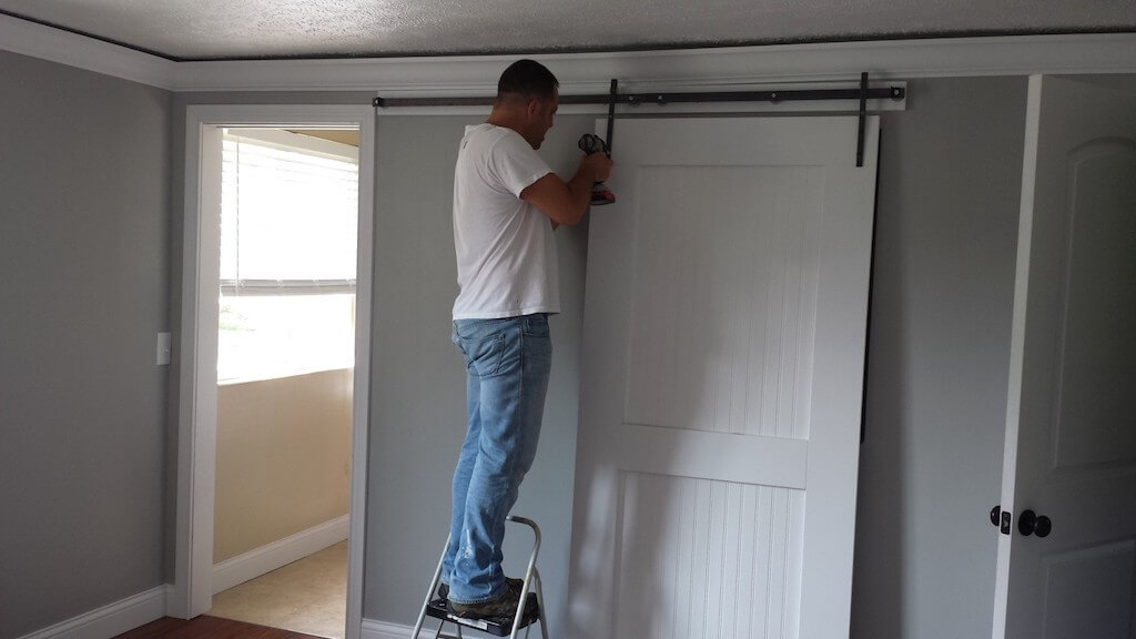 Раздвижные двери на кухню: купе, пенал, складные, маятниковые