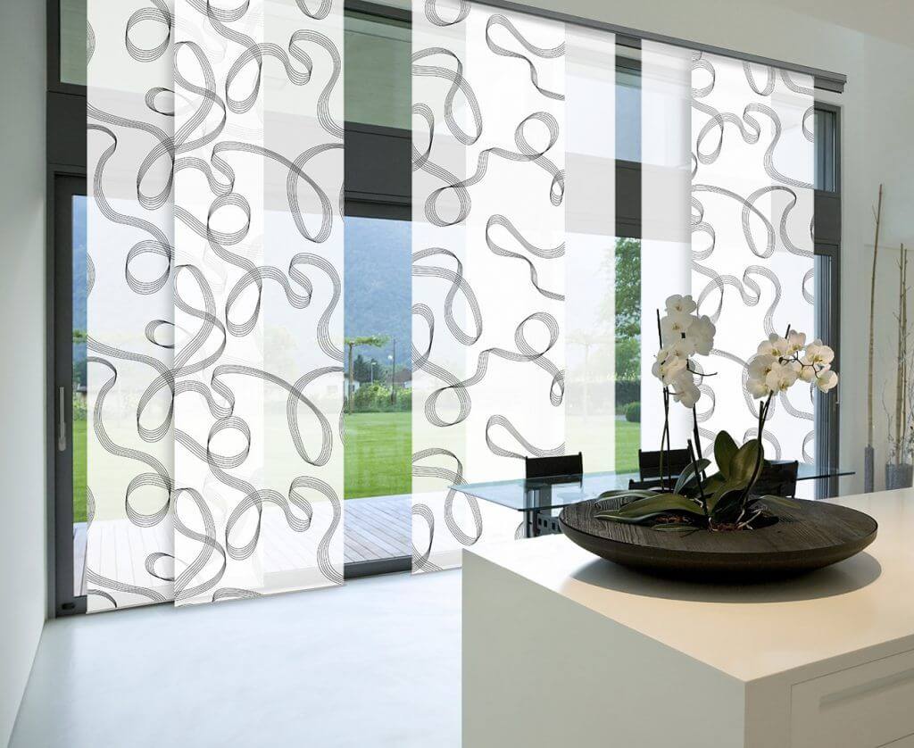 Как закрыть окна на первом этаже от посторонних взглядов и солнца своими руками