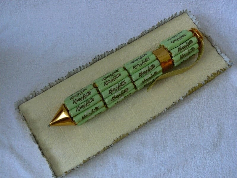 Как упаковать и оформить подарок на 8 марта своими руками, 47 идей с фото