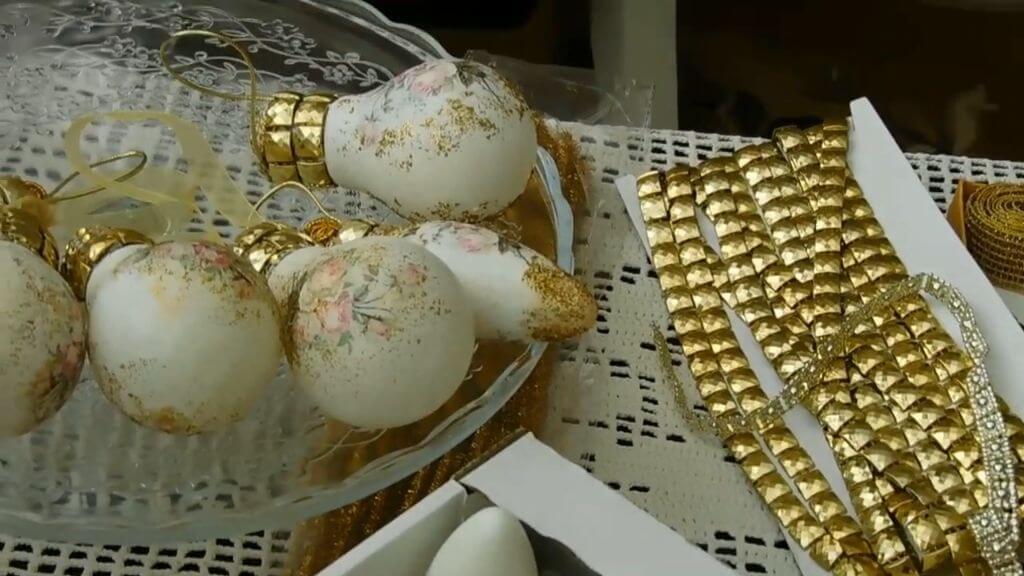 Новогодняя игрушка из вторсырья своими руками: 18 оригинальных эко-поделок