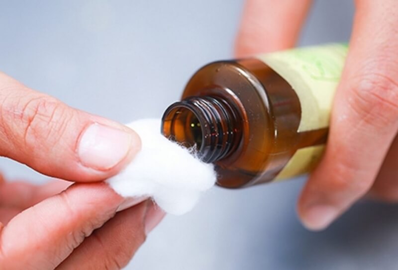 Как убрать след от наклейки с пластика в домашних условиях?