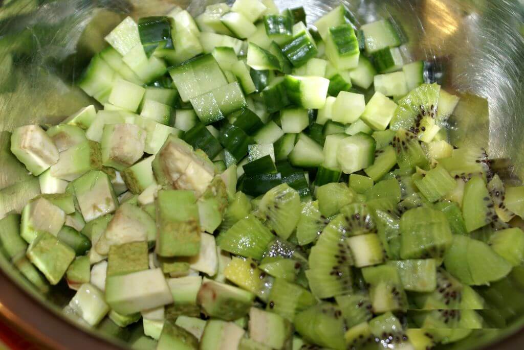 С чем сочетается авокадо в салатах: простые и вкусные рецепты с фото пошагово