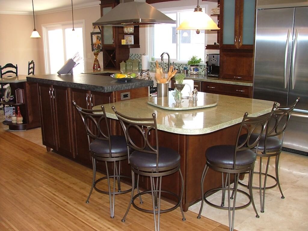 Дизайн кухни с барной стойкой: советы по оформлению и фото-примеры