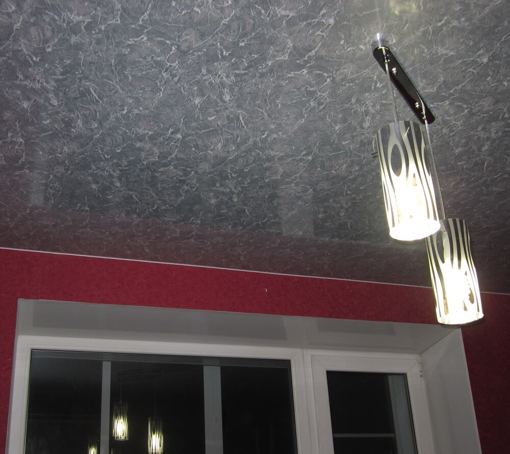 Какого цвета сделать натяжной потолок на кухне: популярные и необычные варианты