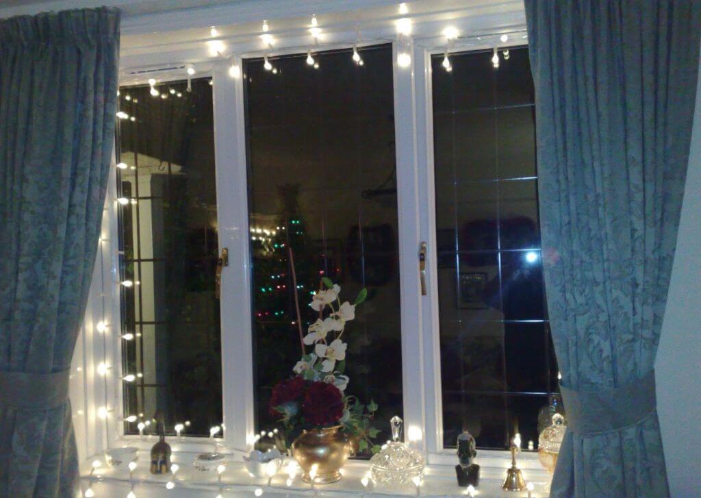 Как украсить, и что поставить на подоконник в кухне и других комнатах: 30 идей