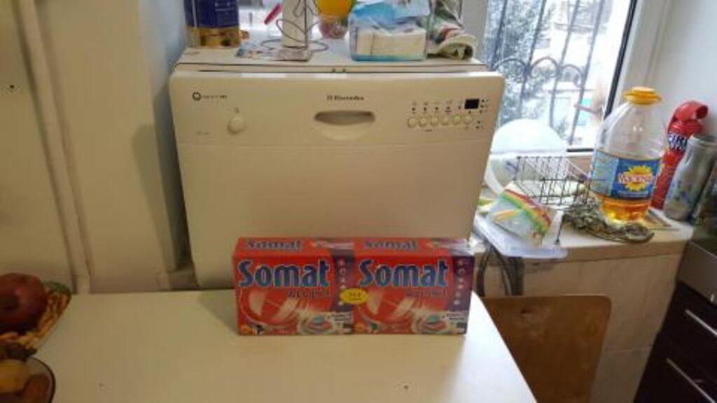 Куда поставить посудомоечную машину в маленькой кухне (+примеры установки с фото)