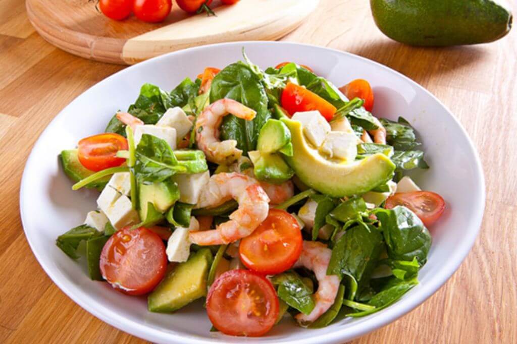С чем сочетается авокадо в салатах: простые и вкусные рецепты с фото пошагово