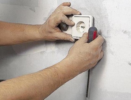 Какие розетки лучше ставить на кухню — и сколько нужно?