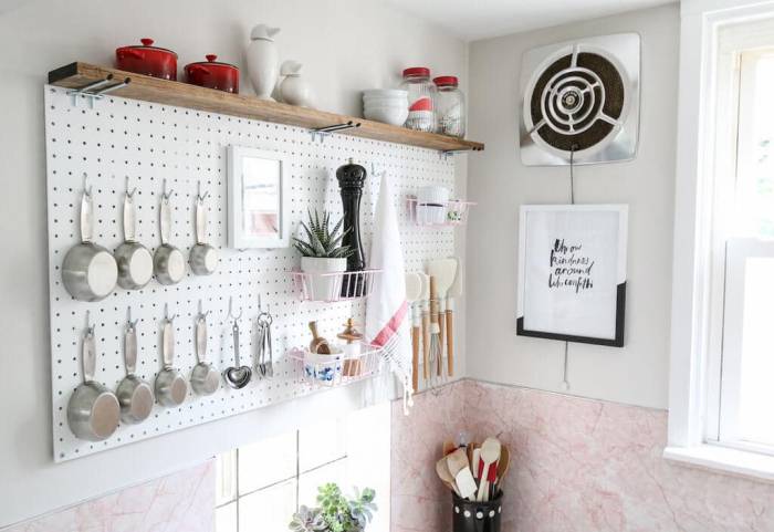 14 лайфхаков по экономии места на кухне своими руками