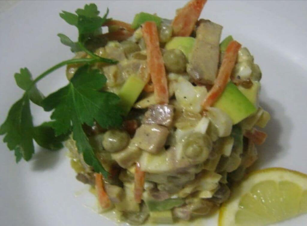 С чем сочетается авокадо в салатах: простые и вкусные рецепты с фото пошагово