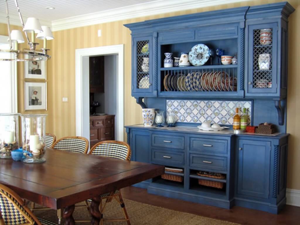 Стильная синяя кухня: шаги для создания идеального интерьера, 70 фото-примеров