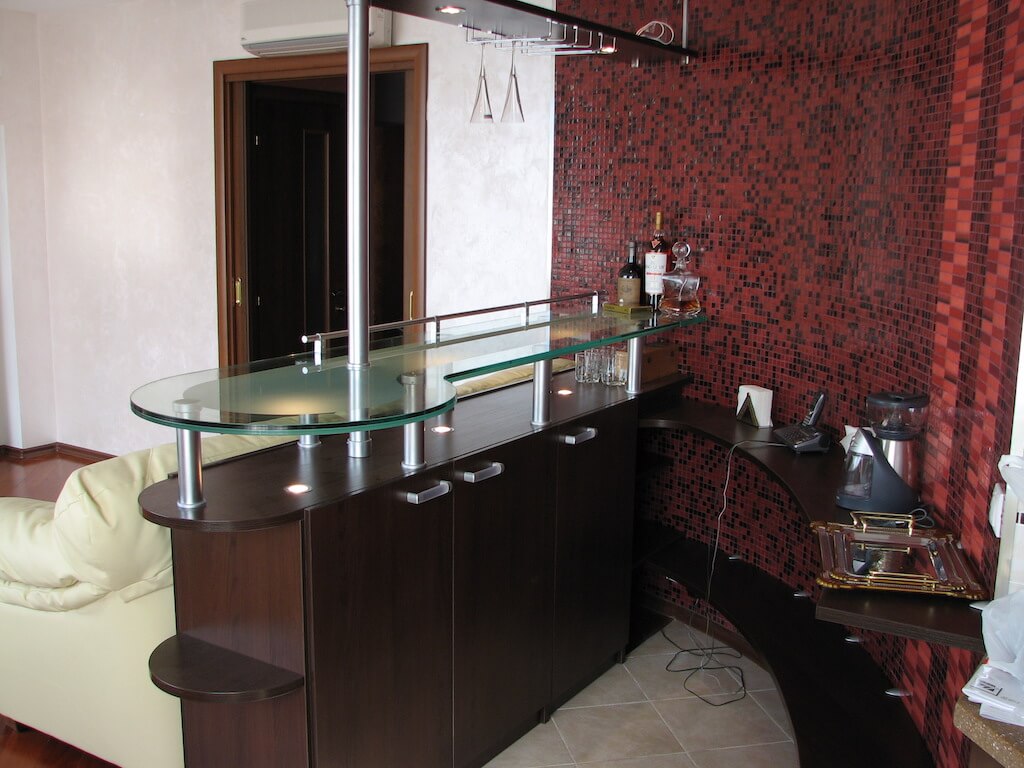 Дизайн кухни с барной стойкой: советы по оформлению и фото-примеры