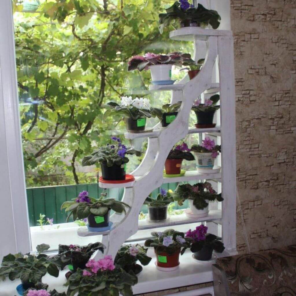 Как использовать и обыграть подоконник на кухне и других комнатах: идеи декора, фото интерьеров