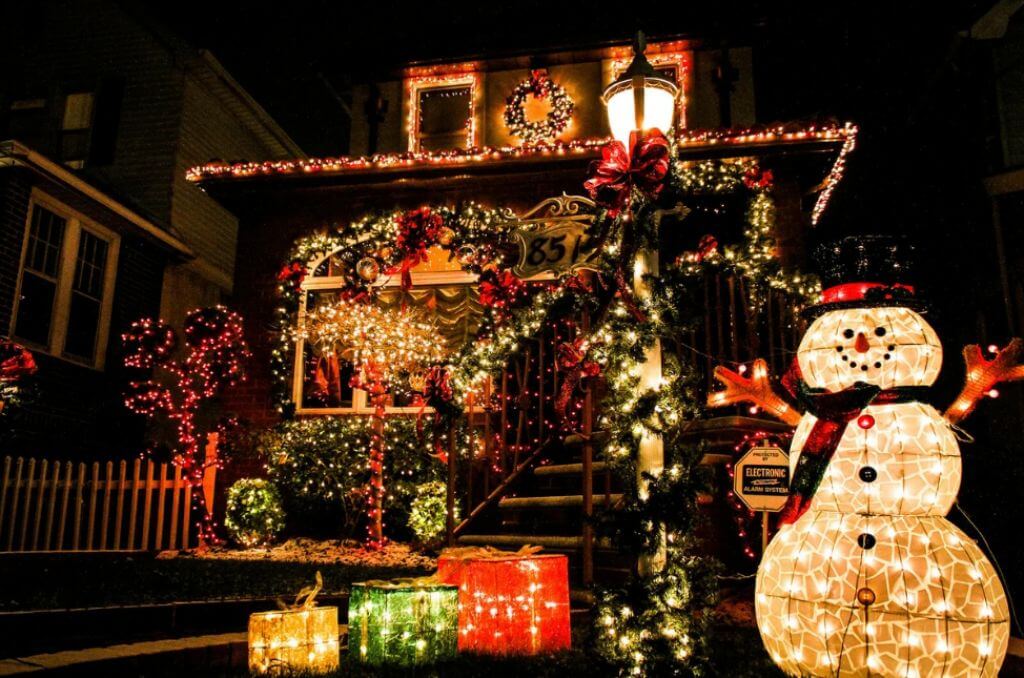 Как сделать светящиеся новогодние фигуры для улицы своими руками: мастер-класс с фото