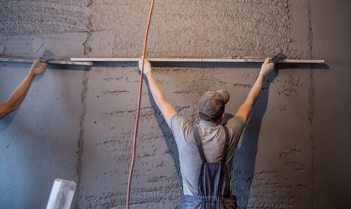 Контроль строителей во время ремонта: шпаргалка хозяина квартиры