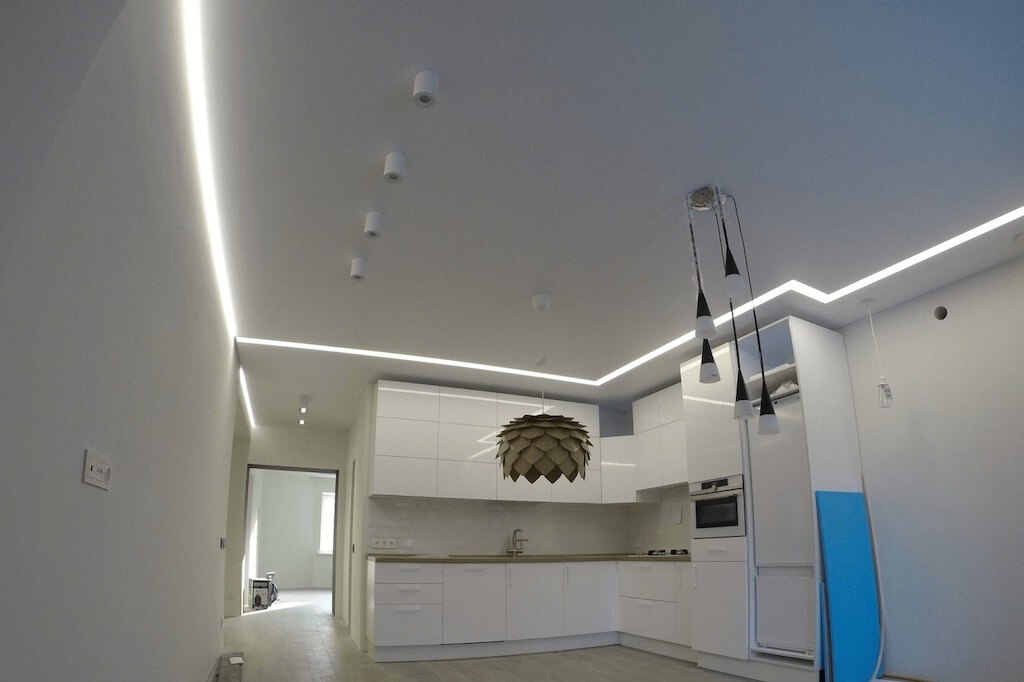 Лучшие варианты натяжных потолков на кухне и красивые фото для вдохновения